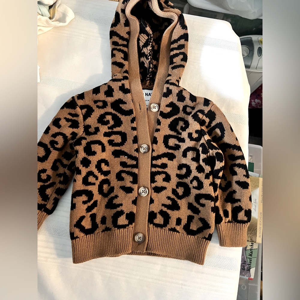 Old navy Leopard Print Kids heavy Hoodie size 18-24mths